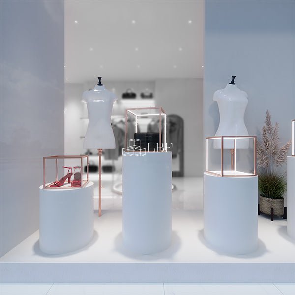 CR011 Garment Shop Front Display Stand Showcase Lighted