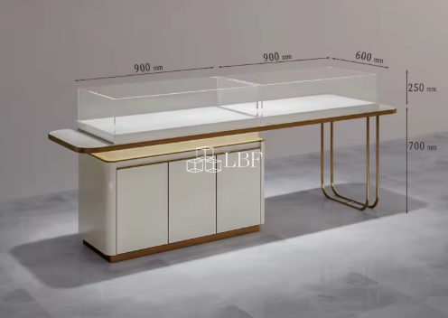 Vitrin Perhiasan Emas Ringan dan Elegan